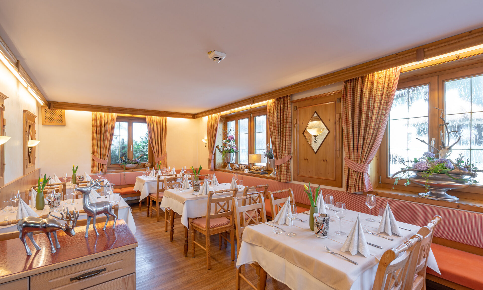 Stilvolles Stüberl im Restaurant Postwirt im Herzen der Stadt Bad Füssing.